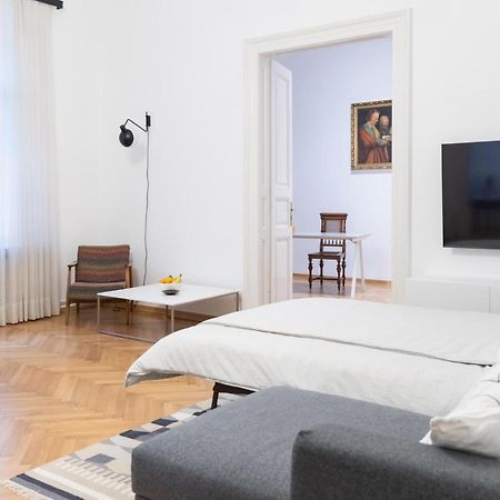 Apartment Herzer ซาเกร็บ ภายนอก รูปภาพ