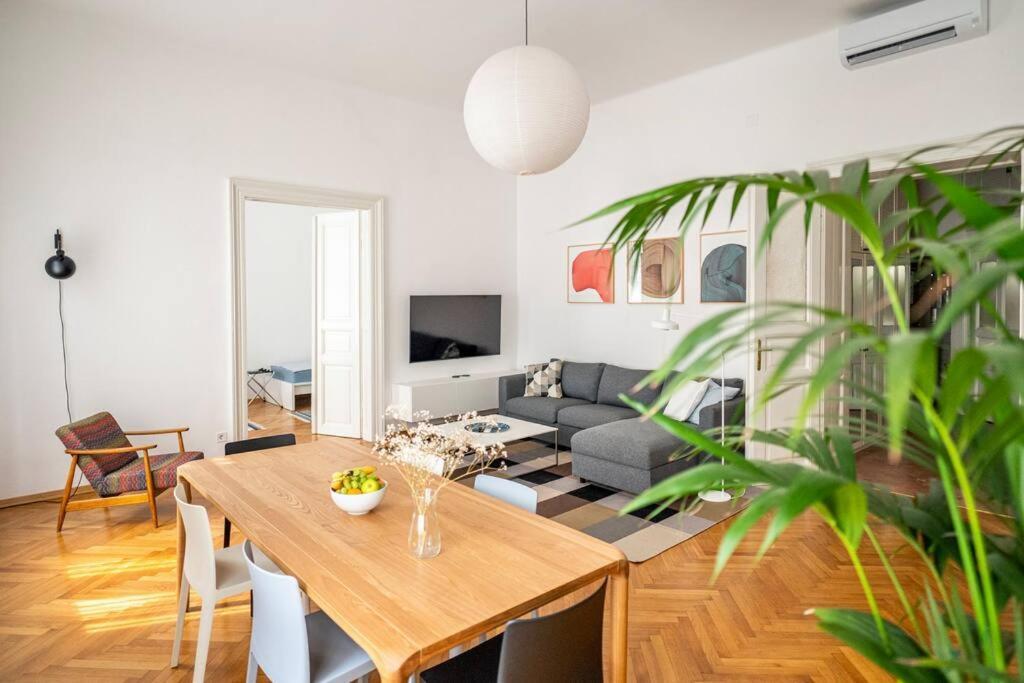 Apartment Herzer ซาเกร็บ ภายนอก รูปภาพ